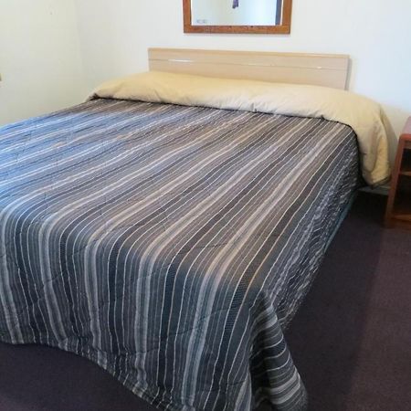Madison Suites Motel Portland Room photo