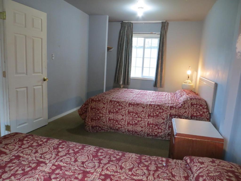 Madison Suites Motel Portland Room photo
