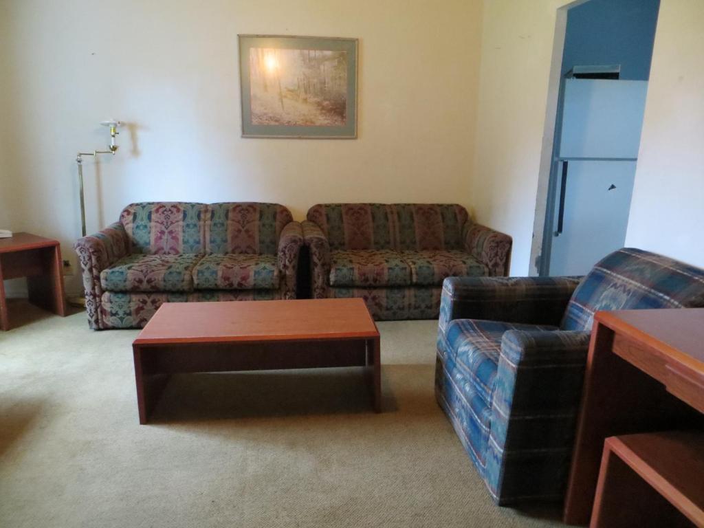 Madison Suites Motel Portland Room photo