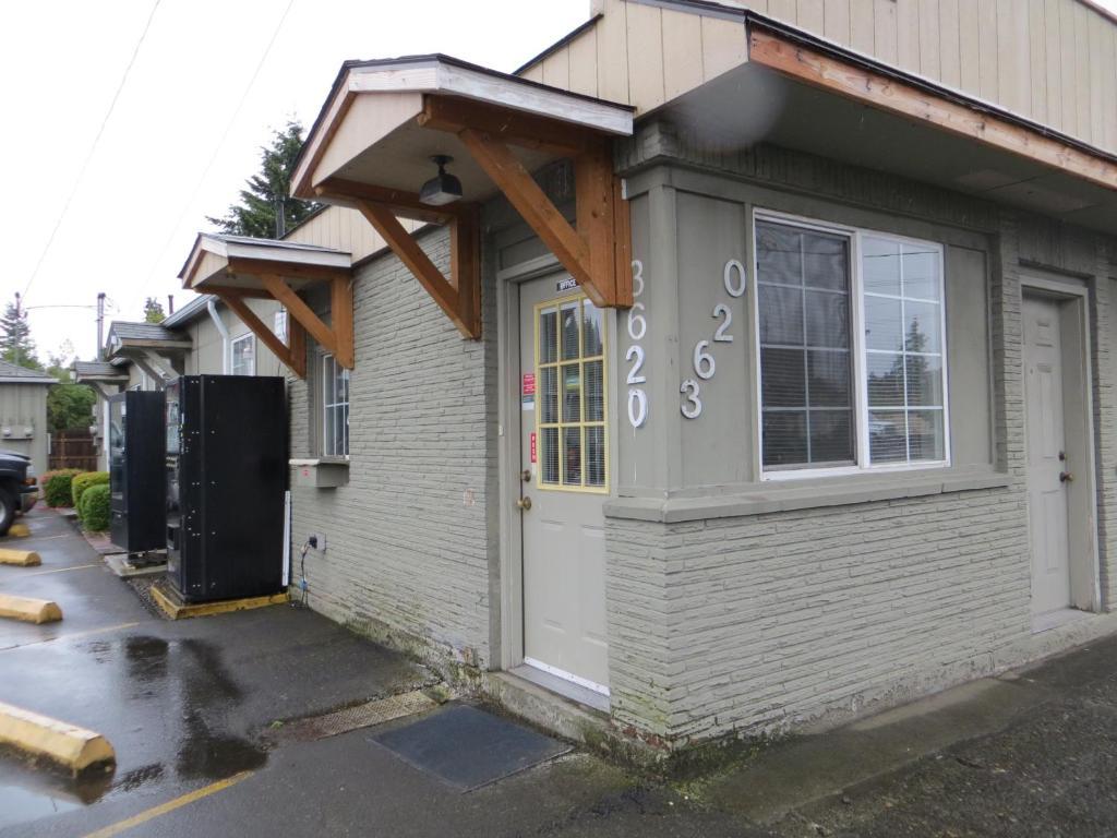 Madison Suites Motel Portland Exterior photo